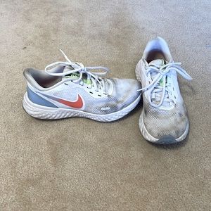 Nike Revolution 5 Running Shoes
